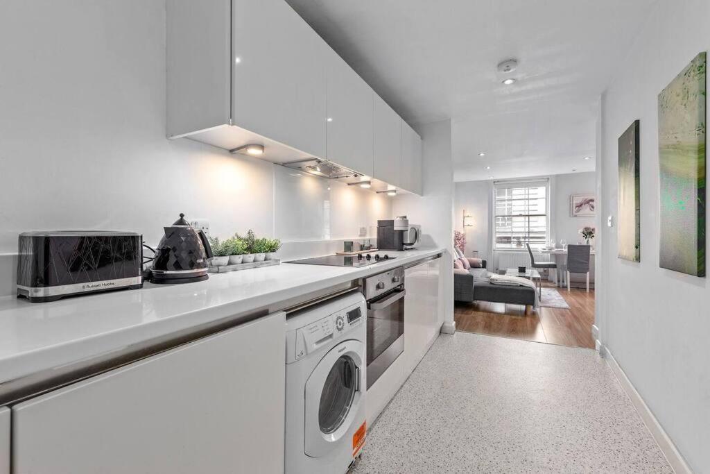 3 Bedroom Apartment In Haymarket Central London Sleep 10 Hy2 Экстерьер фото