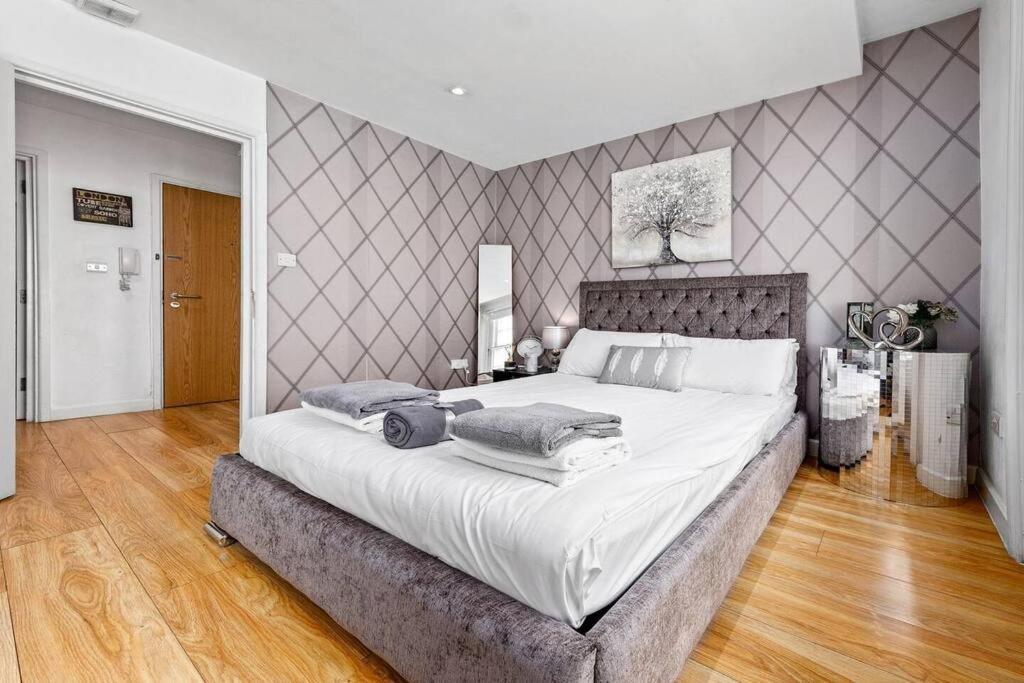 3 Bedroom Apartment In Haymarket Central London Sleep 10 Hy2 Экстерьер фото
