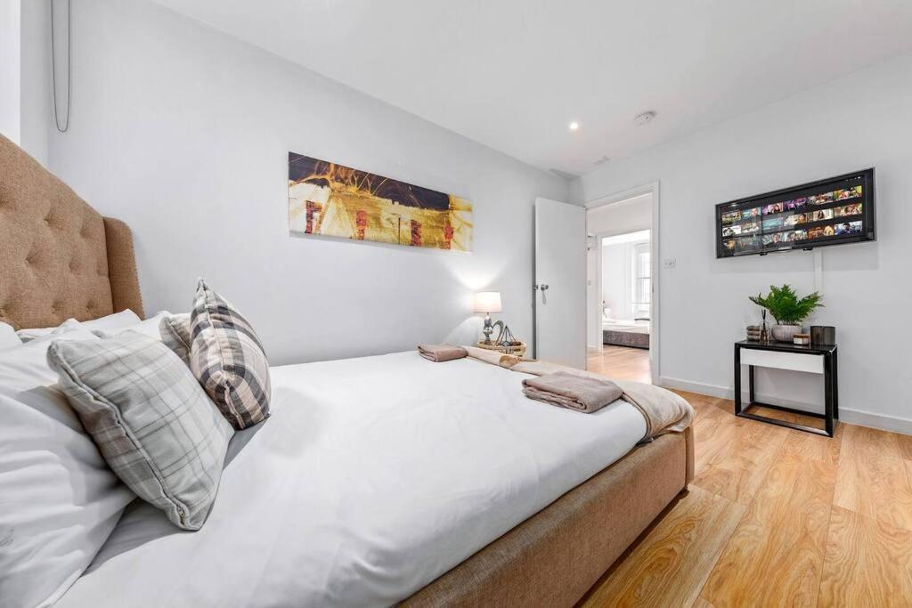 3 Bedroom Apartment In Haymarket Central London Sleep 10 Hy2 Экстерьер фото