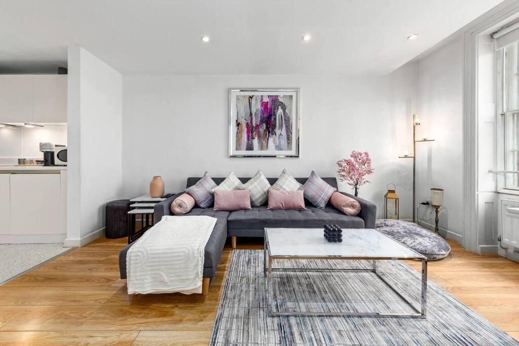 3 Bedroom Apartment In Haymarket Central London Sleep 10 Hy2 Экстерьер фото